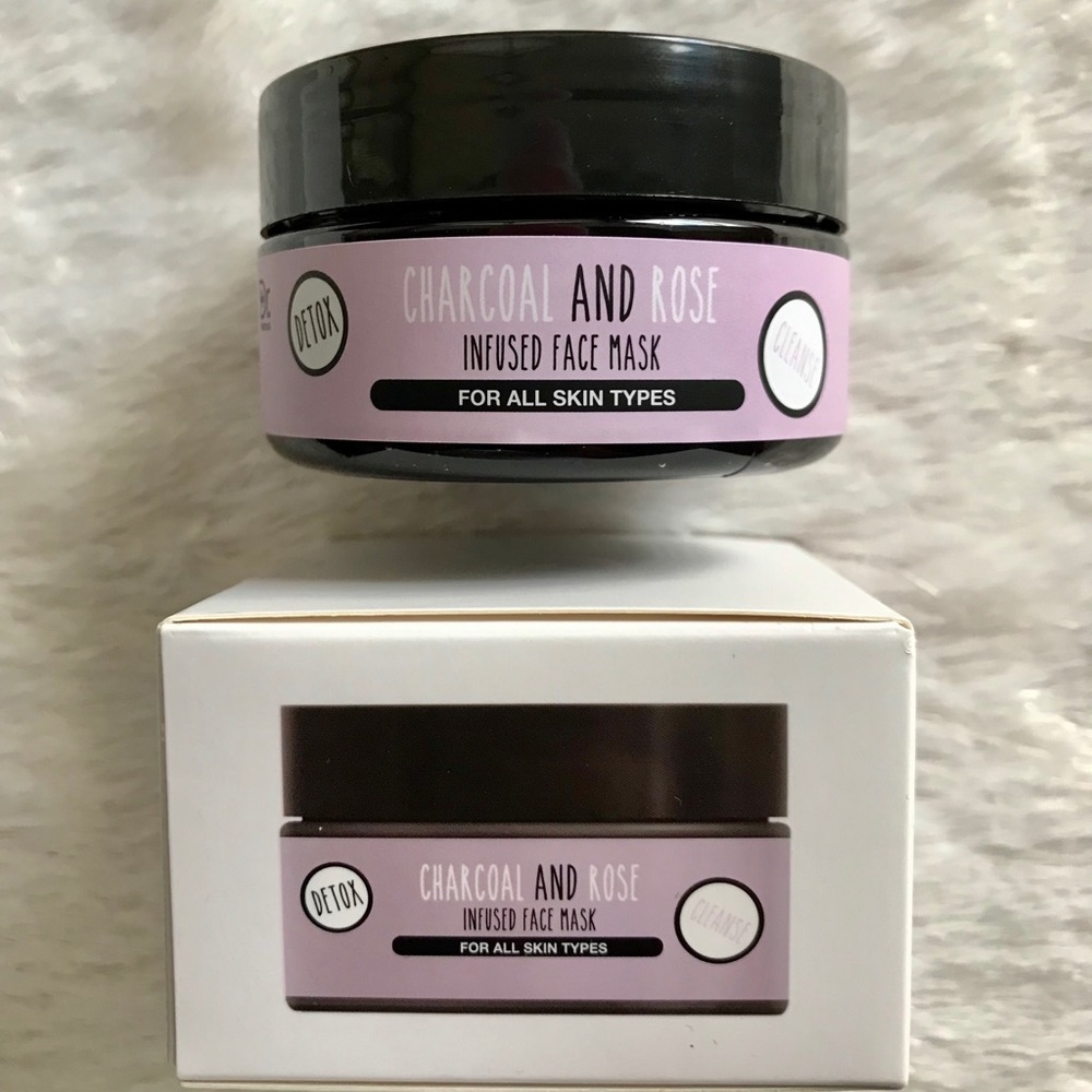 💕Charcoal and Rose Infused Face Mask for all skin